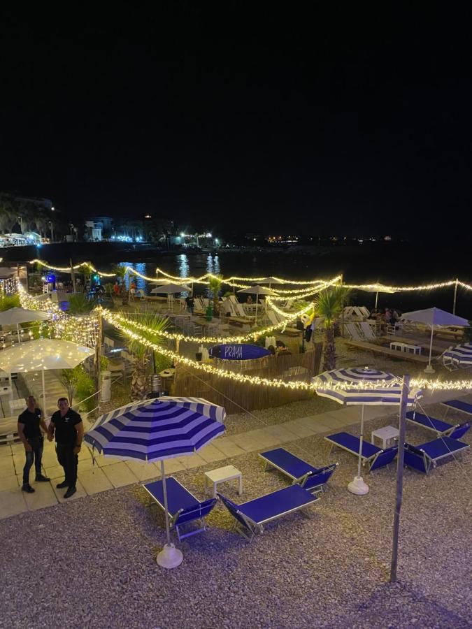 Casa Vacanza Tindara Lägenhet Civitavecchia Exteriör bild