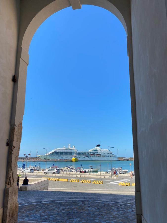 Casa Vacanza Tindara Lägenhet Civitavecchia Exteriör bild